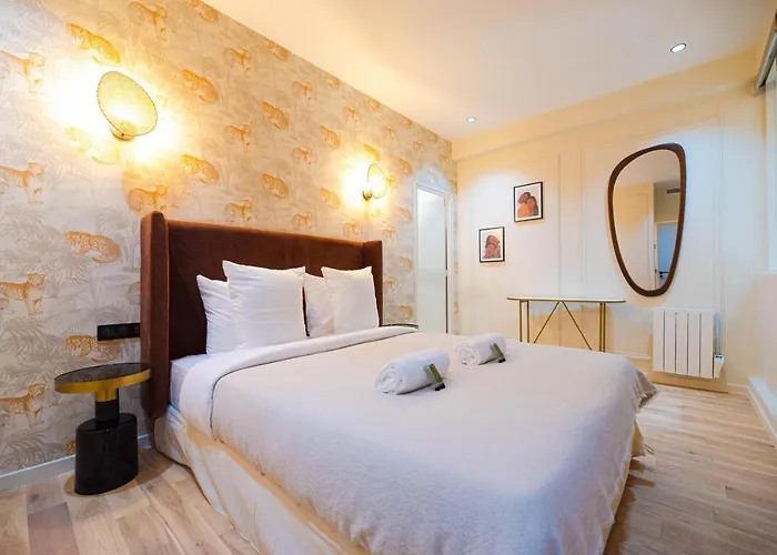 Mbm - Echiquier Apartment